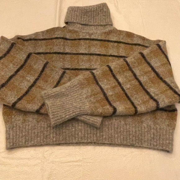 Zara Crop Turtleneck Sweater, L - Picture 7 of 14